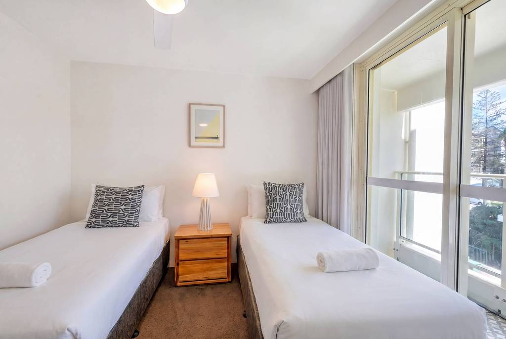 Superior 3 Bedroom Ocean View, apartment 9 interior
