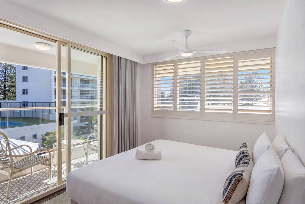 Superior 3 Bedroom Ocean View, apartment 9 interior