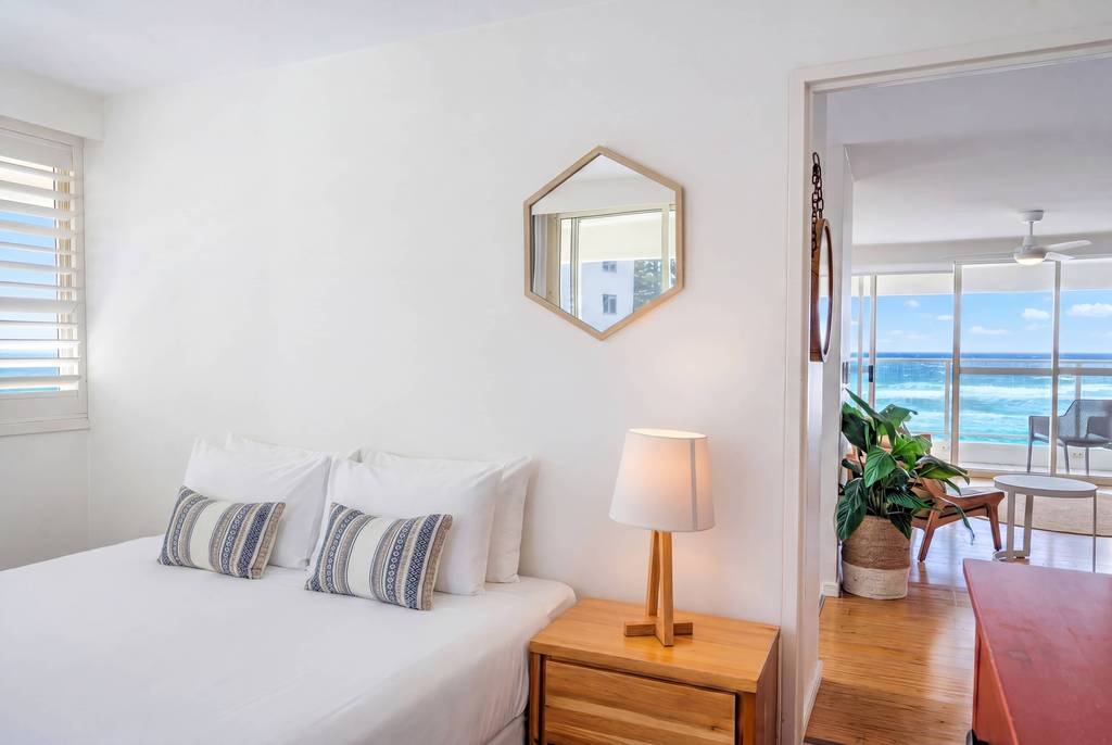 Superior 3 Bedroom Ocean View, apartment 9 interior